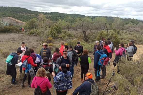 Torre del Compte se llena de senderistas en el regreso de las marchas al Matarraña