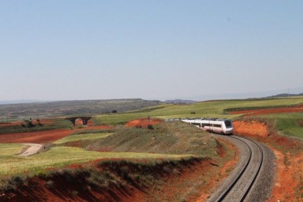 Adif adjudica por casi 5 millones de euros la ejecución de las obras del proyecto constructivo del telemando de energía en el tramo Zaragoza-Teruel