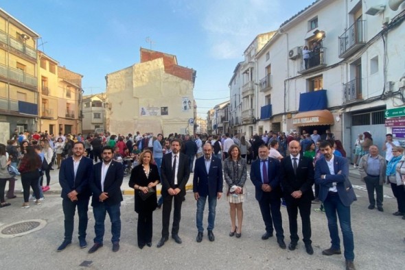 Lambán destaca la absoluta emoción al participar en la Rompida de la Hora en la Puebla de Híjar