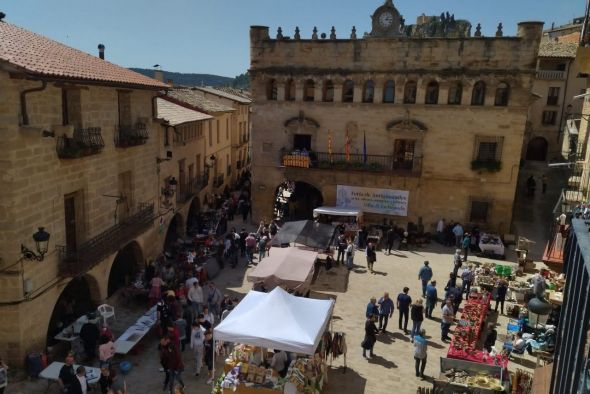 Regresa con éxito de público la popular Feria de antigüedades de La Fresneda