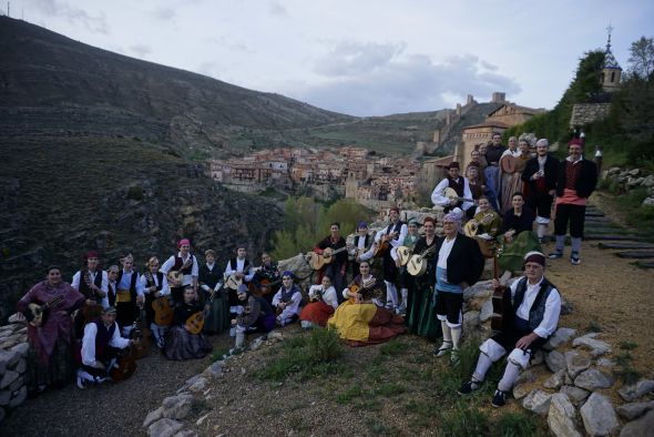 Los Mayos retornan con más fuerza  para ensalzar a las mozas y la primavera