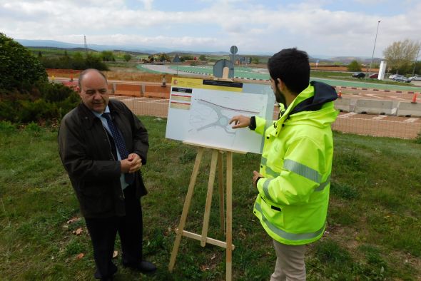 La rotonda de la N-234 a la entrada de Teruel por Dinópolis estará disponible en tres meses