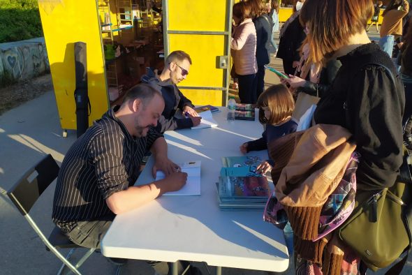 Álvaro Narro presentó en Andorra su cuarto libro, ‘Migas en el mantel’