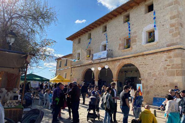 Jarque de la Val se llena de artistas y curiosos en la primera edición del Festival ATuAire