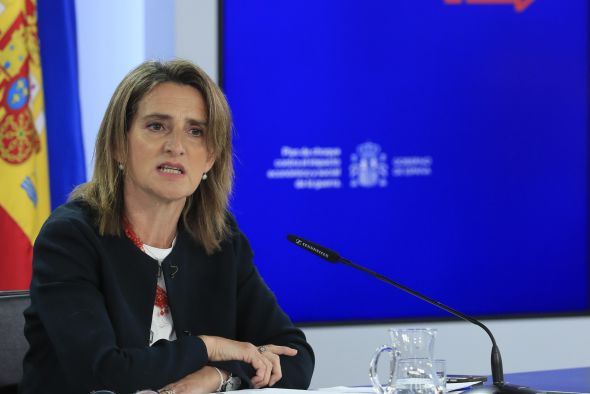 La ministra Ribera envía su cariño especial a los vecinos de Andorra tras la voladura de las torres de la térmica