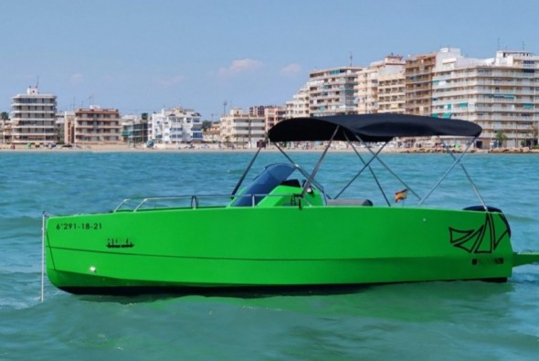 Isla de Tabarca, el paraíso marino que debes visitar alquilando un barco en Santa Pola