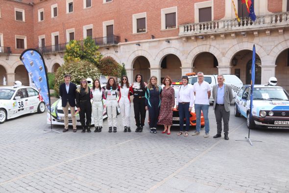 La Federación Aragonesa de Automovilismo presenta en Teruel a sus equipos femeninos