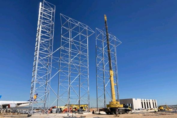 El hangar doble del Aeropuerto de Teruel con capacidad para dos A380 comienza a tomar forma