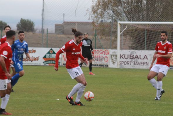 Marcos Albajara repetirá como faro en el centro del campo del CF Calamocha