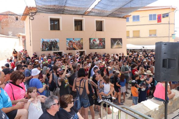 El Tamborile se supera con 3.000 visitantes que huyen del calor hacia el oasis de Mezquita de Jarque