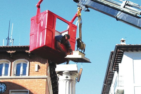 El Torico, una figura que ha bajado de su pedestal en varias ocasiones a lo largo de la historia