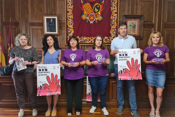 La campaña 'De Fiesta Sin Agresiones Sexistas' incluye un punto morado en la Vaquilla