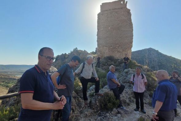 El Gobierno de Aragón consolidará los torreones de los Cristos y de Obón, en el Parque del Río Martín