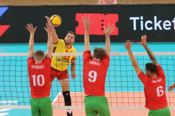 España pone la guinda a un clasificatorio perfecto para el Europeo de Voleibol con un nuevo triunfo (3-0) ante Hungría