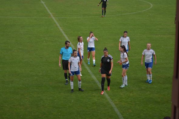 Una granizada obliga a suspender el torneo de fútbol femenino en Teruel