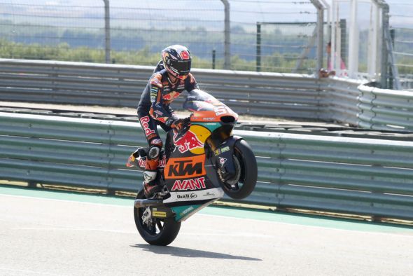 Pedro Acosta suma su segundo triunfo en Moto2 de manera clara y Fernández aumenta la ventaja