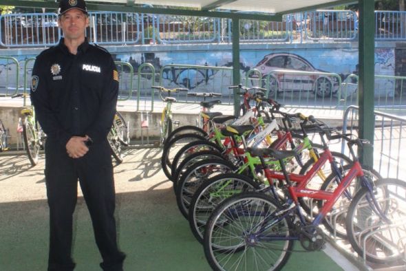 Javier Fuertes Ortiz, coordinador de Educación Vial de la Policía Local de Teruel: “Hay ciclistas que circulan por Teruel que no saben la normativa o no se la conocen completa”