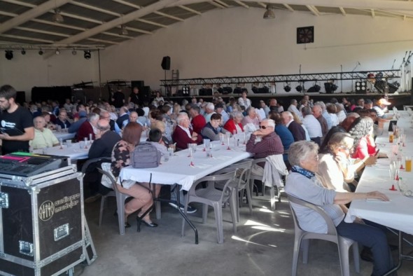 Vecinos de la Ribera del Turia celebran una jornada de convivencia en Riodeva