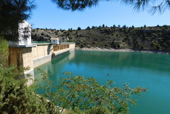 El Arquillo dobla la media estatal en reserva de agua, aunque está en el nivel más bajo del último lustro