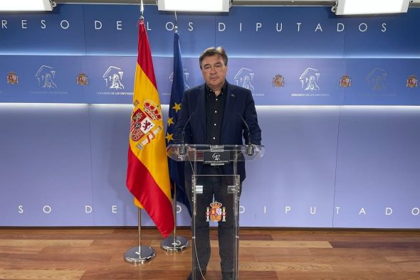 Guitarte, “escandalizado” ante los criterios para ubicar la Agencia Espacial Española