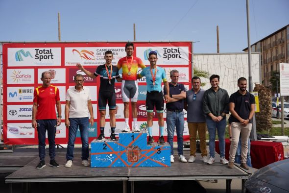 Iván Romero cierra su gran curso con un oro en carretera