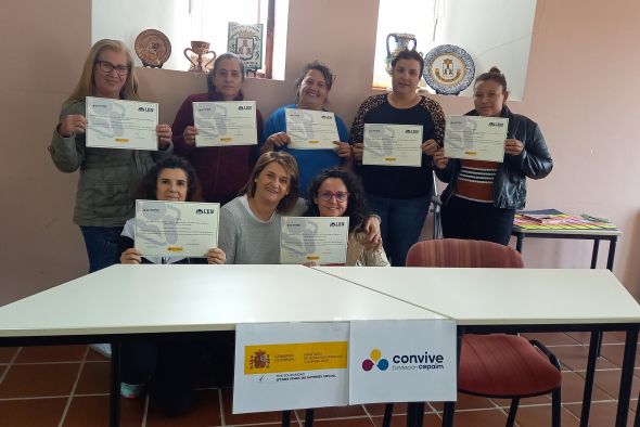 La Fundación Cepaim finaliza un curso sobre auxiliar de ayuda a domicilio en el que han participado siete mujeres