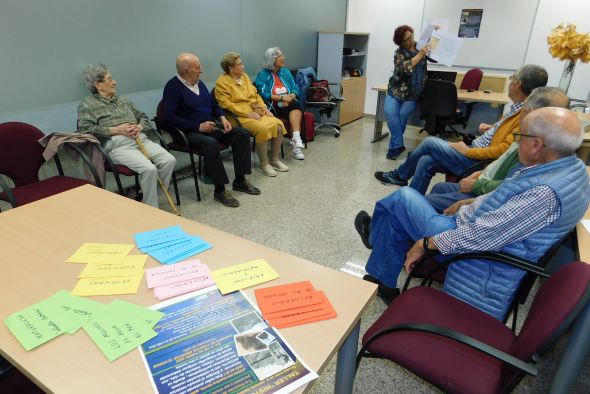 Los recuerdos afloran entre los vecinos del  Carmen para construir la memoria del barrio