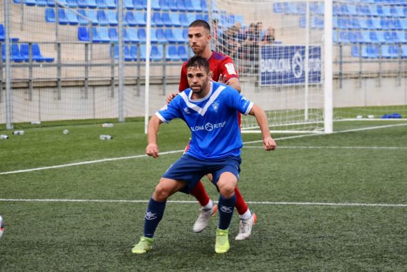 El CD Teruel más práctico conquista Badalona (0-1)