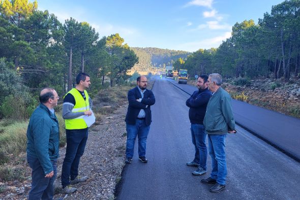 Catorce vías turolenses se benefician de los 5 millones de euros de inversión de la DPT para refuerzo de firme