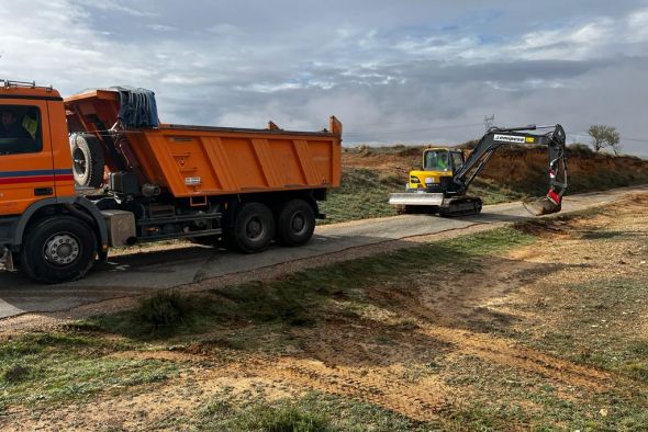 Comienzan las obras de mejora del firme, drenaje y restitución de señales de la Vía Verde de Ojos Negros