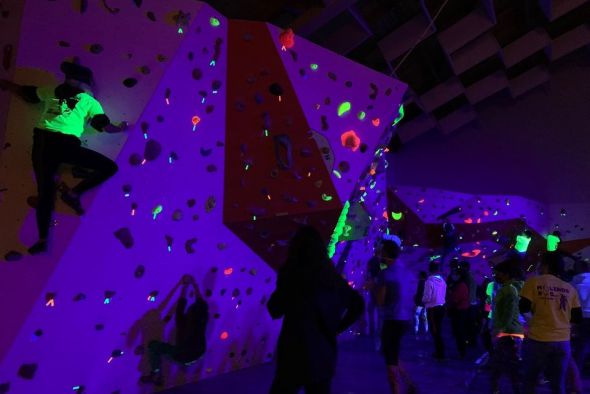 Trepadores Cavernícolas organiza la competición amistosa Alcorisa Night Climb