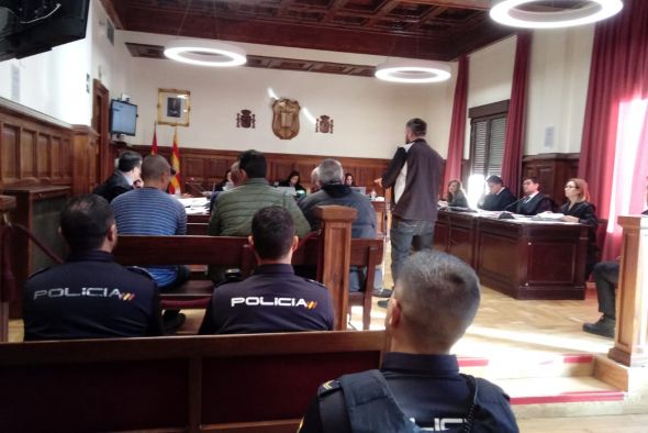 La Audiencia Provincial de Teruel condena a un total de 29 años a los cinco implicados en la venta de drogas desde Cella