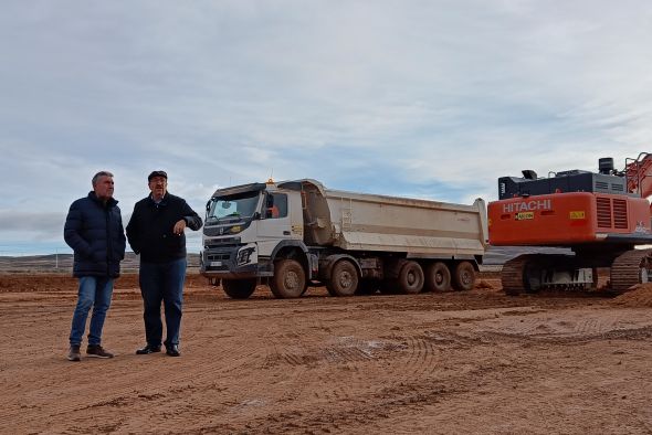 Ya están en marcha los movimientos de tierra en la parcela del nuevo polígono industrial de Calamocha