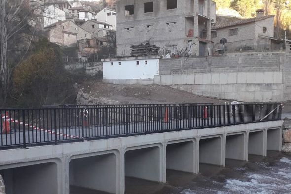 Ya está abierto el puente sobre el río Mijares en Olba para dar acceso al barrio de Los Ramones