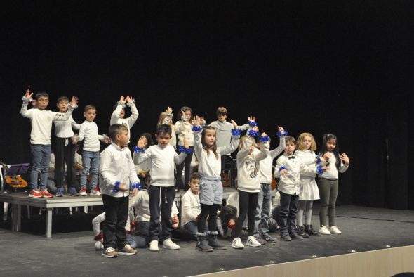 Los villancicos unen a tres generaciones de turolenses en el auditorio de San Julián