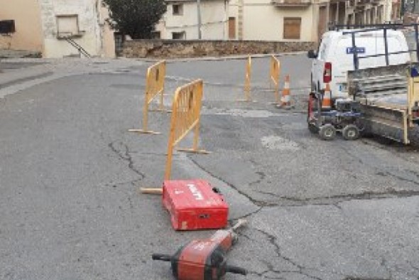 Cortada la ronda Belchite de Alcañiz por la avería de una tubería