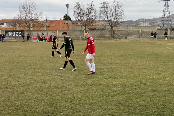 Un golazo de falta provoca el tropiezo del Calamocha en Jumaya ante el Illueca (0-1)