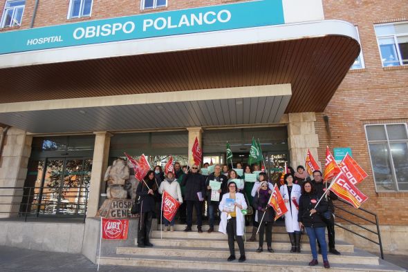 CSIF, CCOO y UGT se concentran en el Obispo Polanco para reclamar mejoras laborales en Sanidad