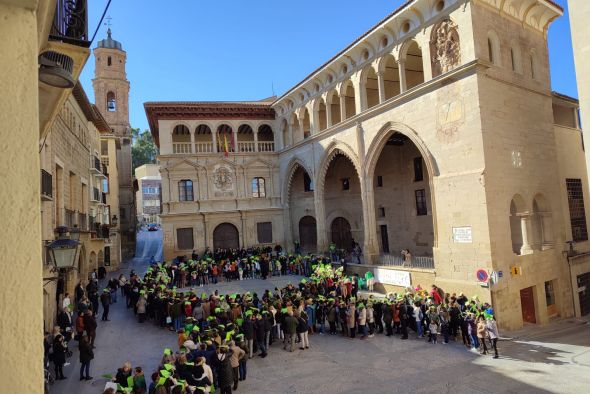 La AECC de Alcañiz recoge firmas para que se cubran las plazas de Oncología