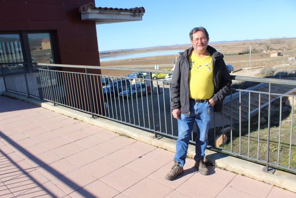 Antonio Torrijo, grullero de honor de los Amigos de Gallocanta: Las grullas se asustan menos cada año, la gente y los coches ya no les molestan tanto