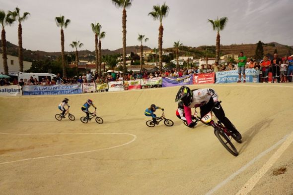 Verónica Bort impone su ley en  la Copa de España de BMX