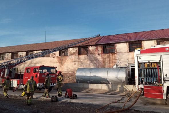 Incendio sin consecuencias en una fábrica de fertilizantes en Santa Eulalia