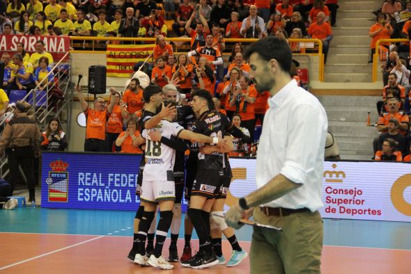 El Pamesa Teruel se deshace de Guaguas, el gran favorito, y jugará la final de Copa del Rey de voleibol ante Soria