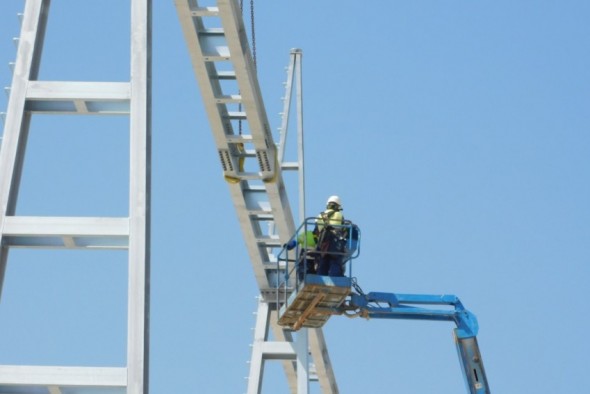 Sale a información pública la autorización de construcción de la línea Mezquita-Platea