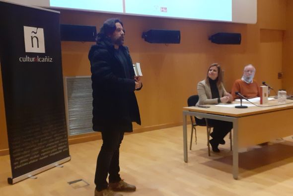 El periodista Juan José Morales presentó su último libro en Alcañiz: “Franco estuvo obsesionado con  la masonería hasta sus últimos días”