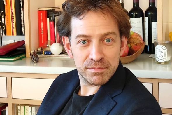 Emilio Martínez-Lázaro rodará ‘El hipster’ en La Fresneda y Fuentespalda por el director