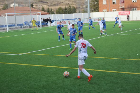 Duelo de intereses cruzados entre  el Utrillas  y el Almudévar