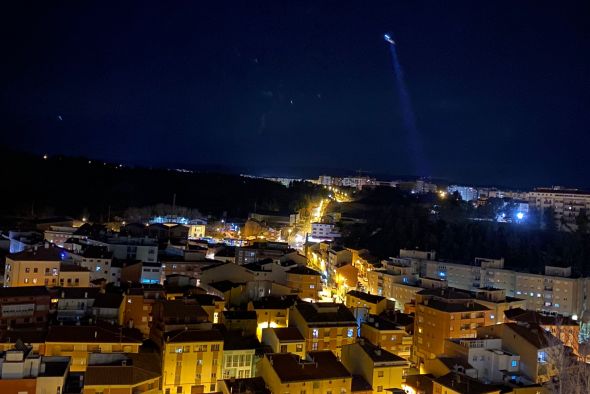 Un helicóptero de la Policía Nacional realiza un vuelo de reconocimiento nocturno rutinario en la capital