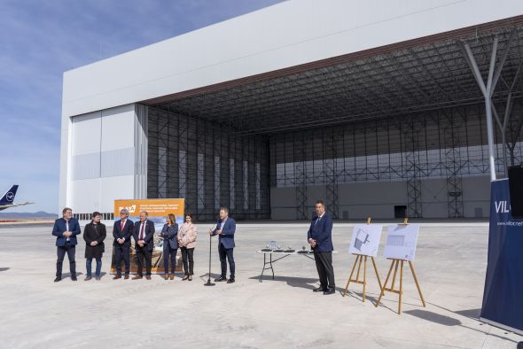 El Aeropuerto inaugura un hangar único en España con capacidad para dos A380, el avión de pasajeros más grande del mundo