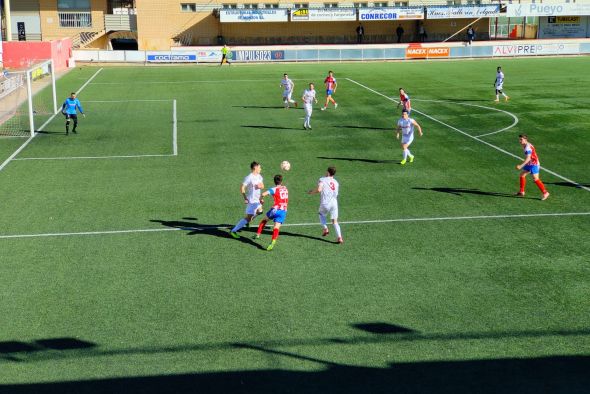 El Utrillas confirma su permanencia en Tercera RFEF con un triunfo agónico (1-2)